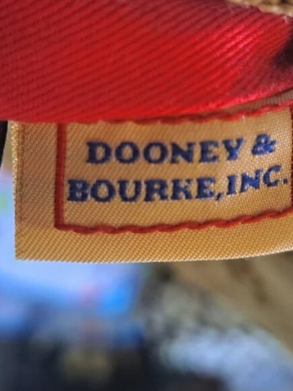 Dooney and Bourke Beige Monogram Shoulder Bag with Tan Trim and Gold Chain - Picture 5 of 7